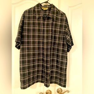 Men’s short sleeve dress shirt